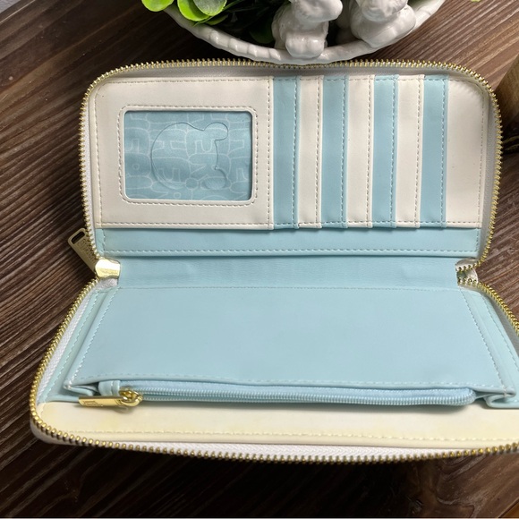 Loungefly Disney Winnie the Pooh Balloon Friends Zip Around Wallet - Picture 4 of 14